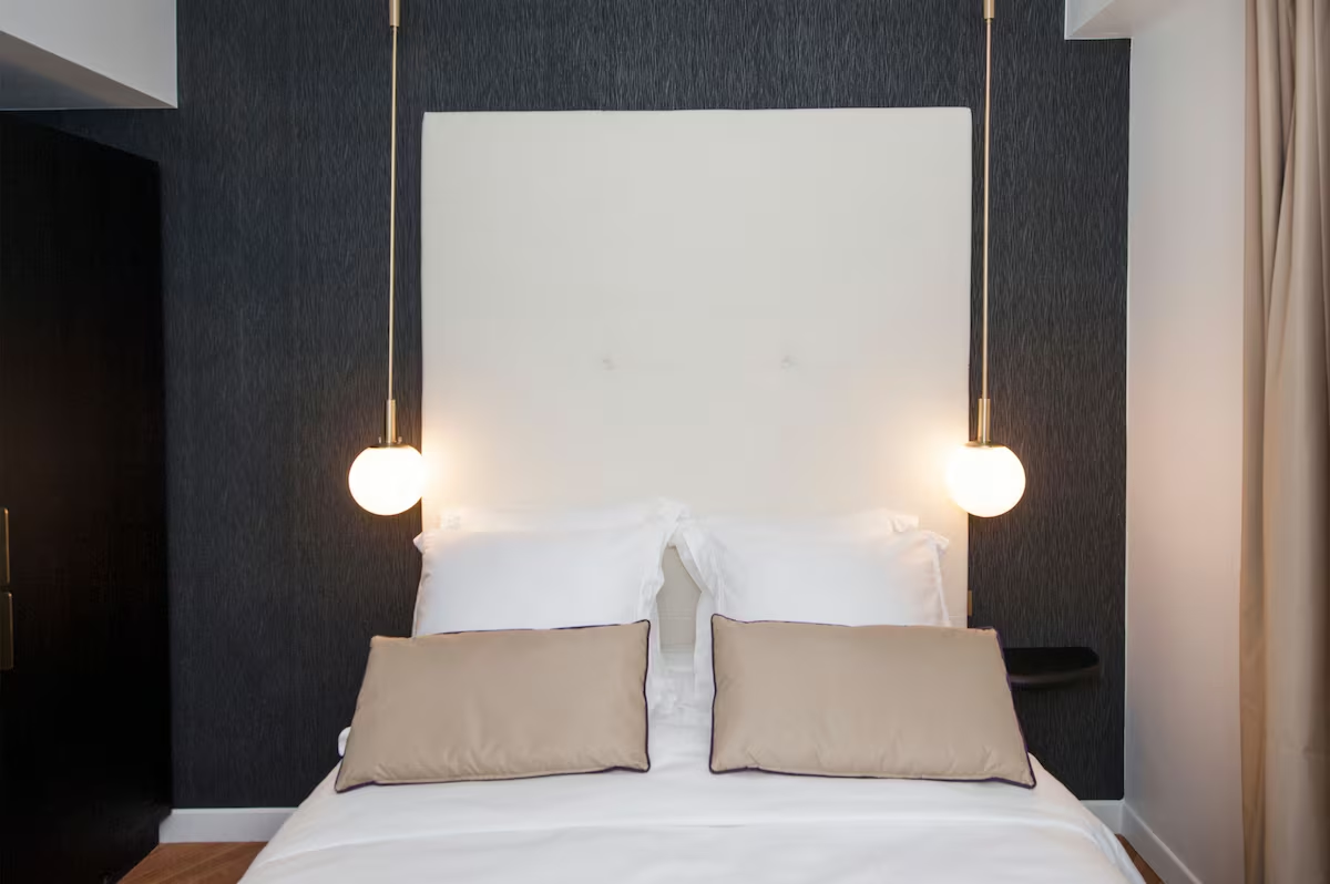 Odéon-Notre Dame de Paris (D)